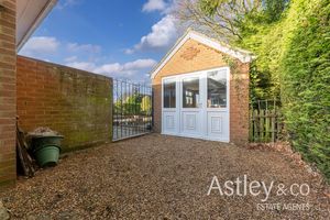 outbuilding- click for photo gallery